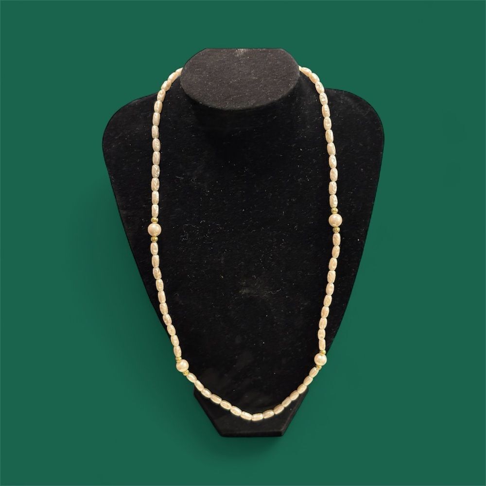 VTG Richelieu Pearl Necklace with Gold Accents